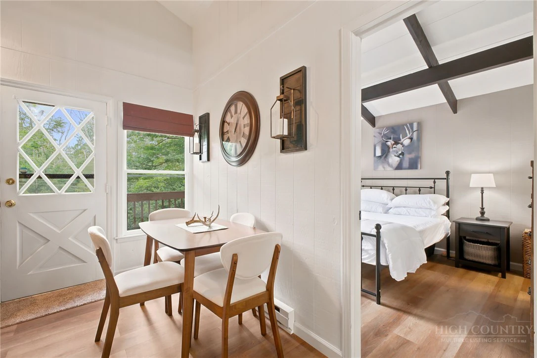 Image number 8 for the current listing