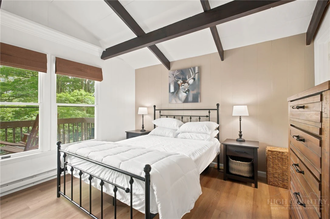 Image number 9 for the current listing