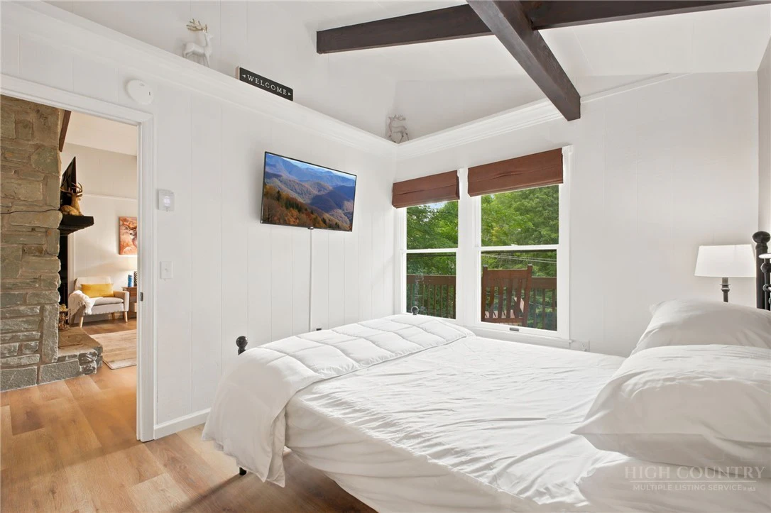 Image number 10 for the current listing