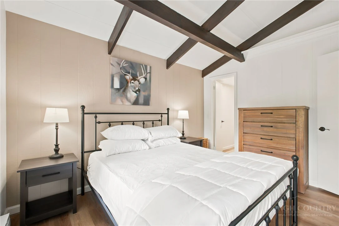 Image number 11 for the current listing