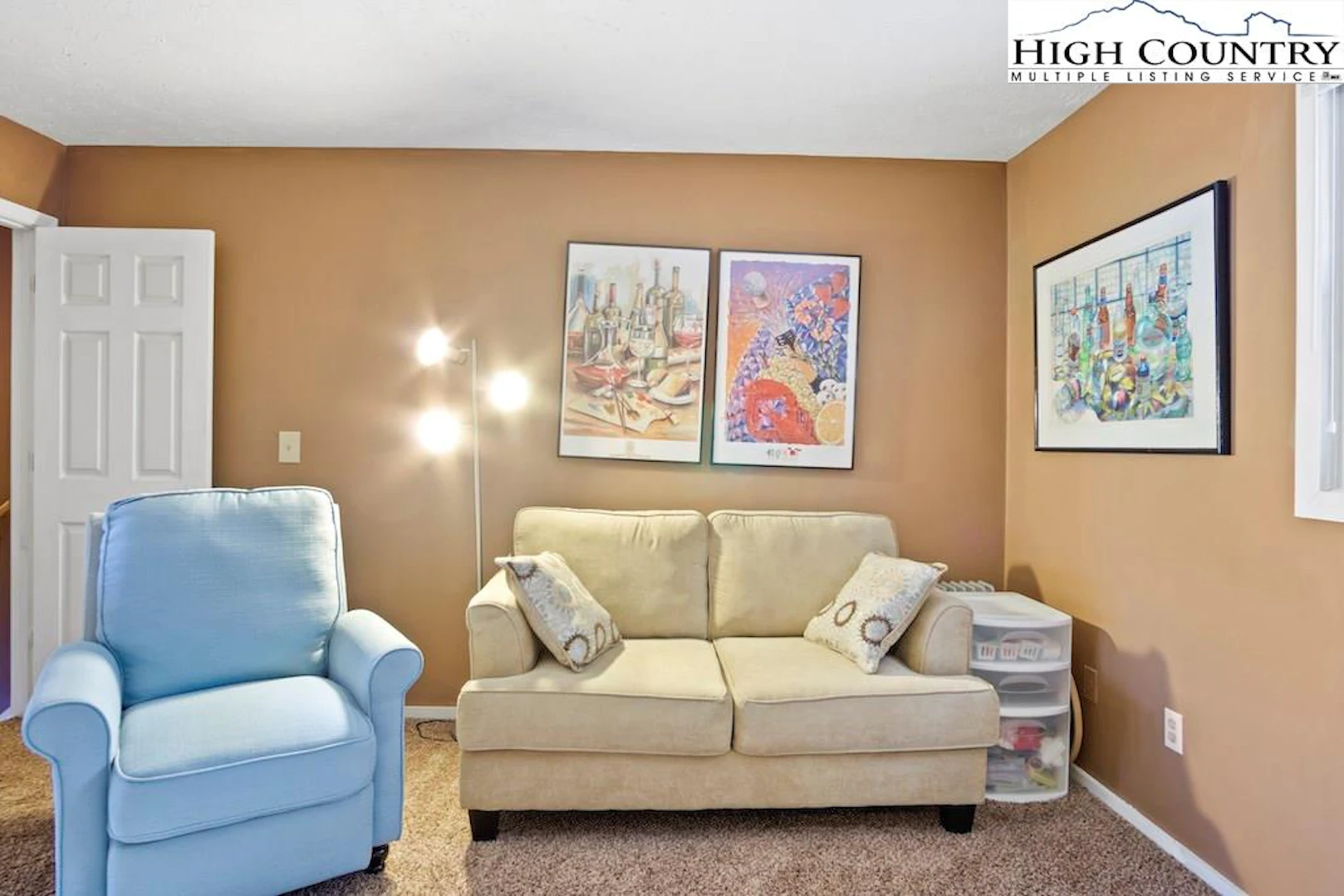 Image number 2 for the current listing