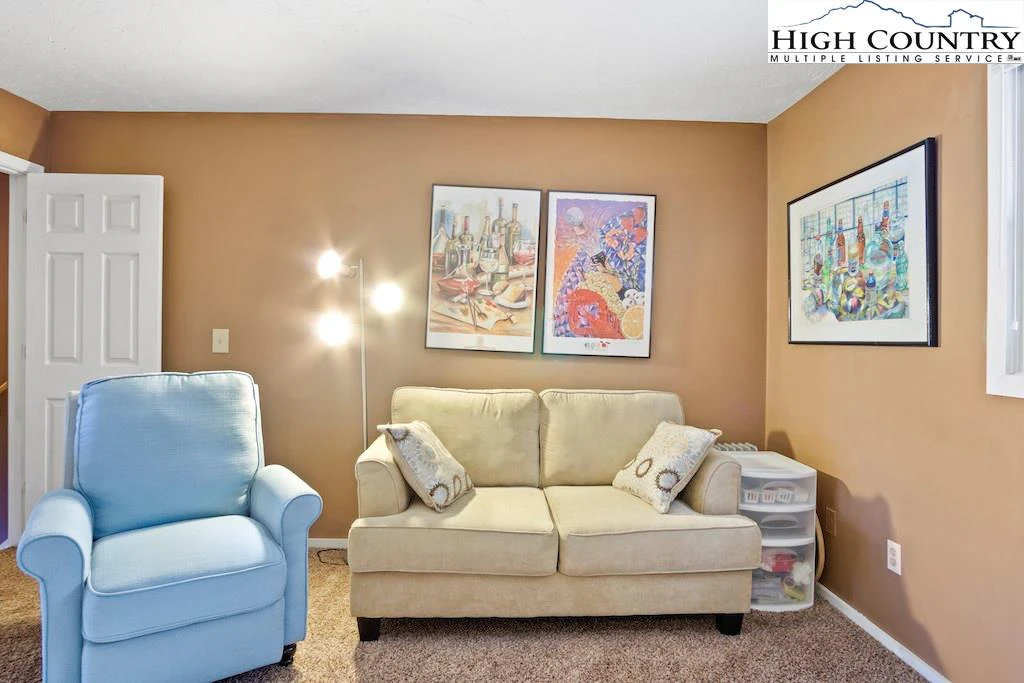 Image number 2 for the current listing