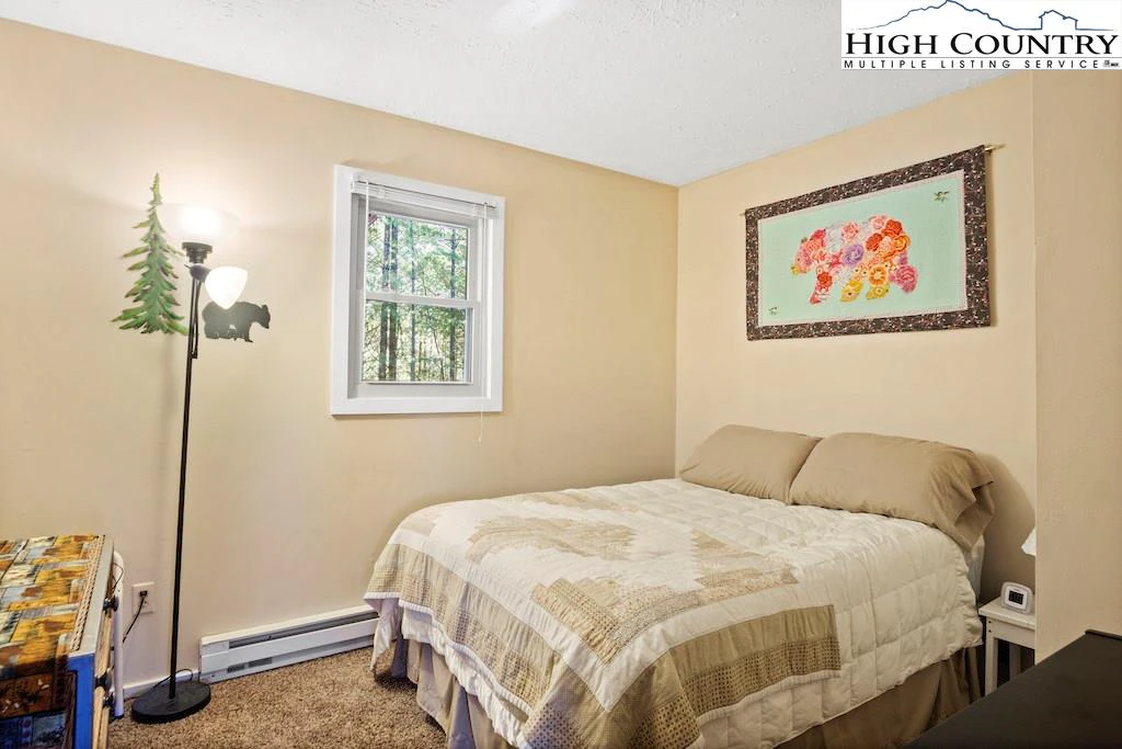 Image number 16 for the current listing