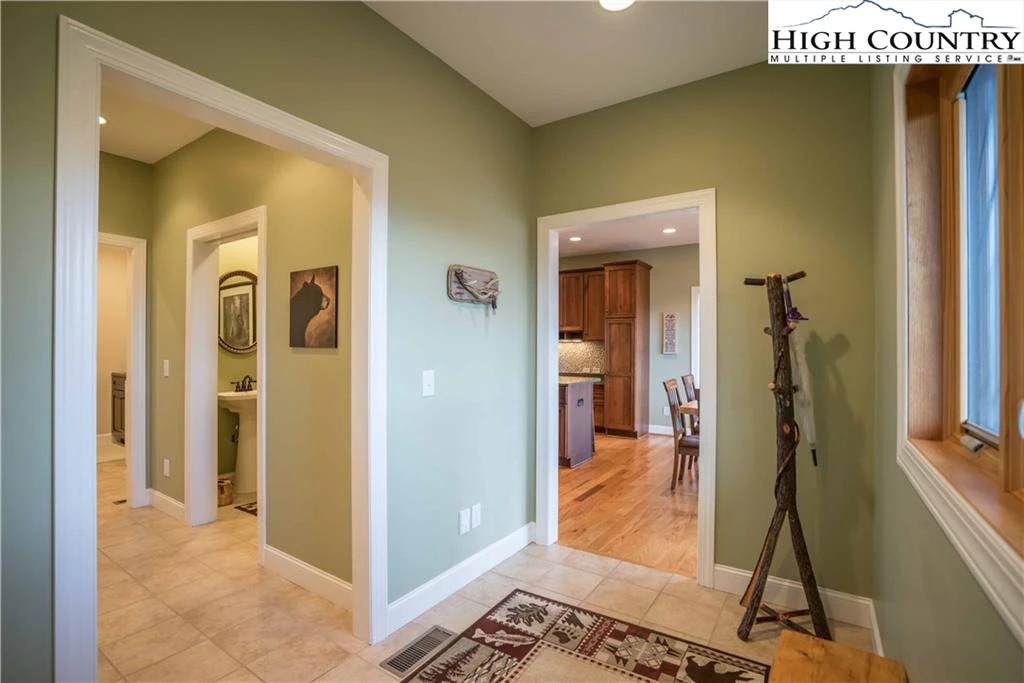 Image number 6 for the current listing