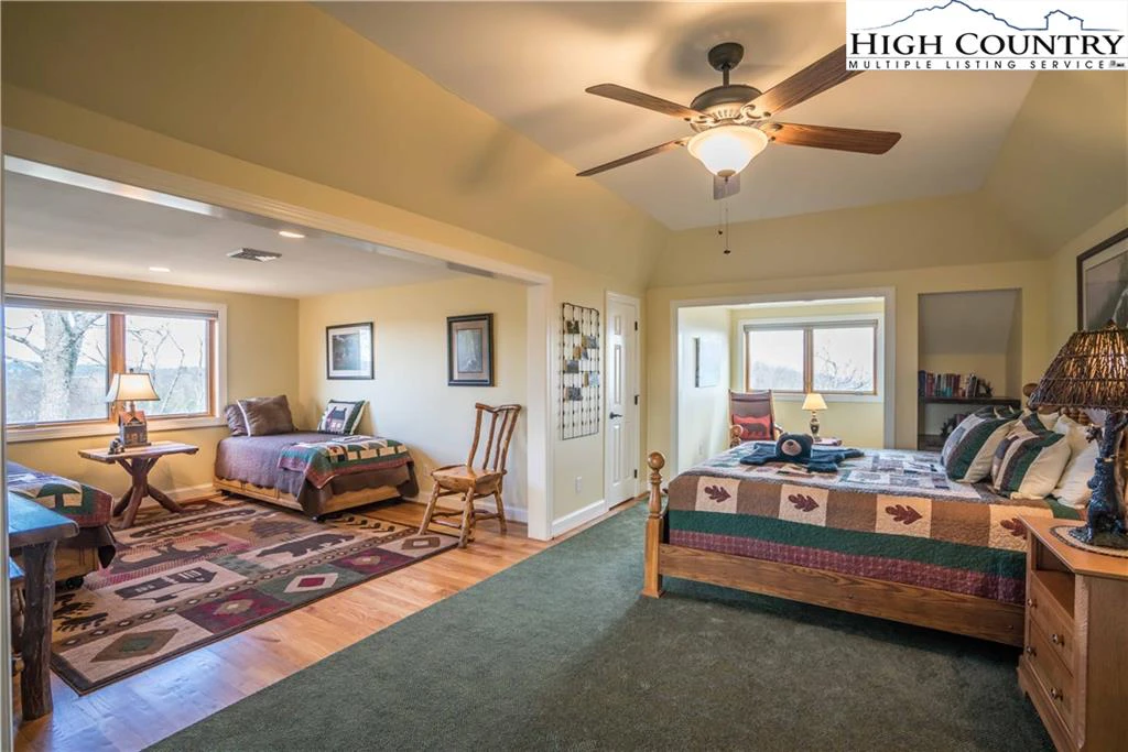 Image number 12 for the current listing