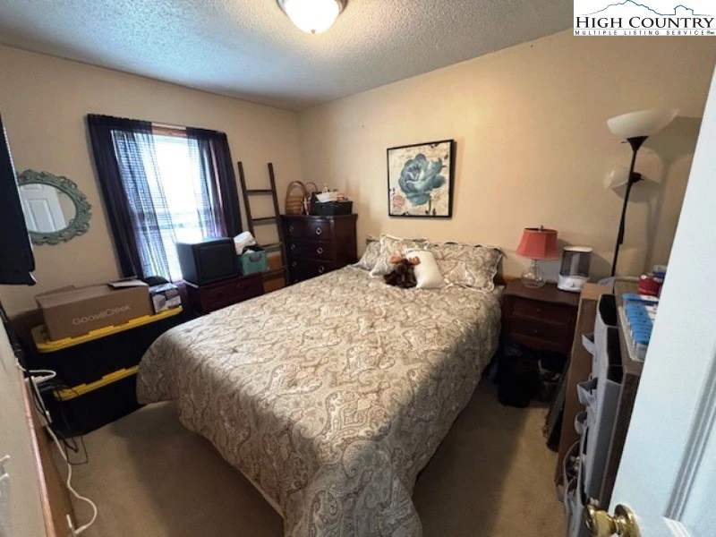 Image number 8 for the current listing