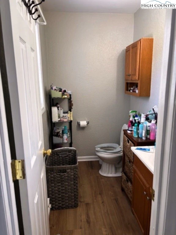 Image number 9 for the current listing