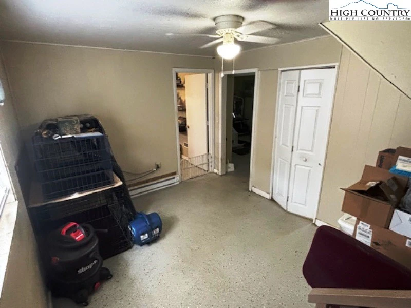 Image number 2 for the current listing
