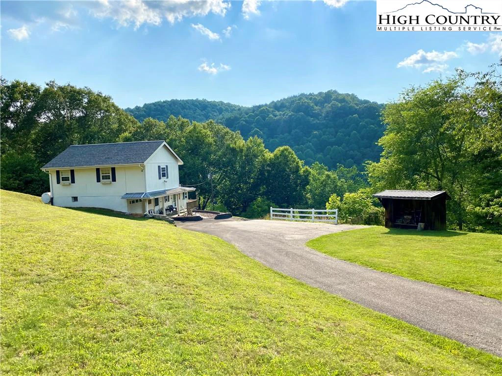 Image number 1 for the current listing