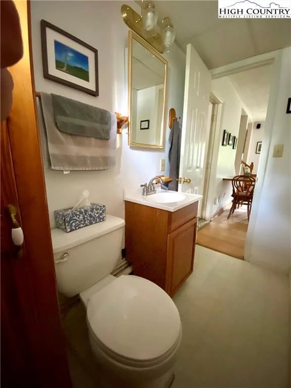 Image number 11 for the current listing