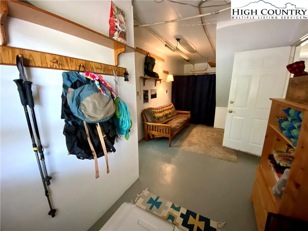 Image number 3 for the current listing