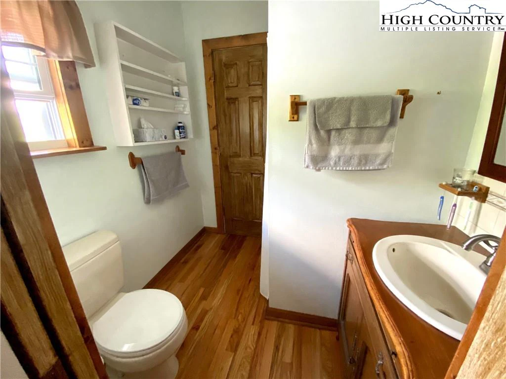 Image number 5 for the current listing