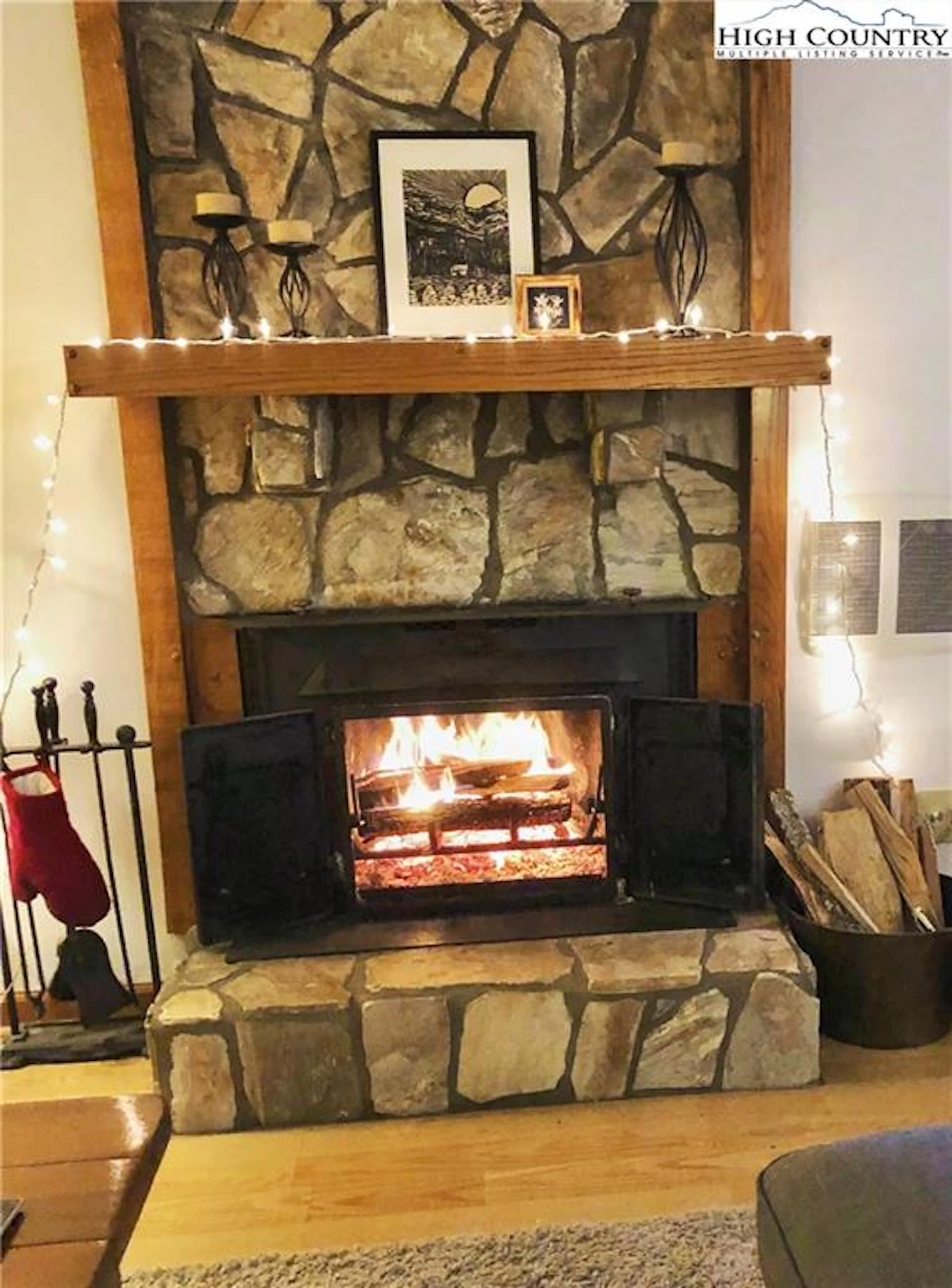 Image number 14 for the current listing