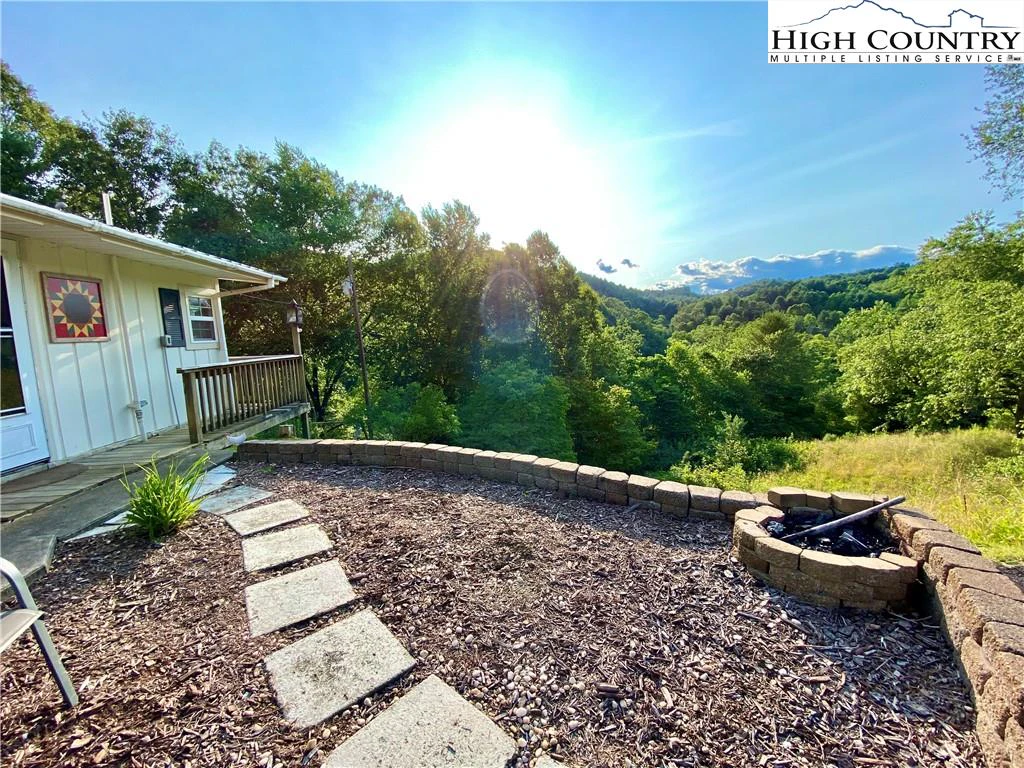 Image number 27 for the current listing