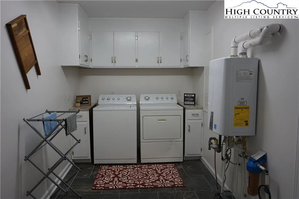 Image number 4 for the current listing