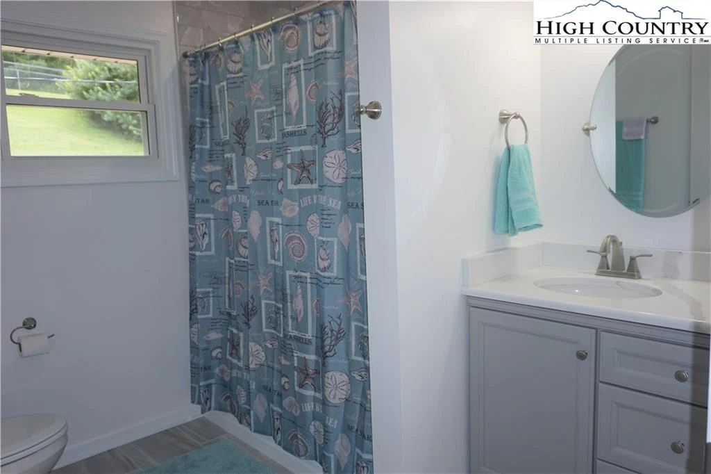 Image number 5 for the current listing
