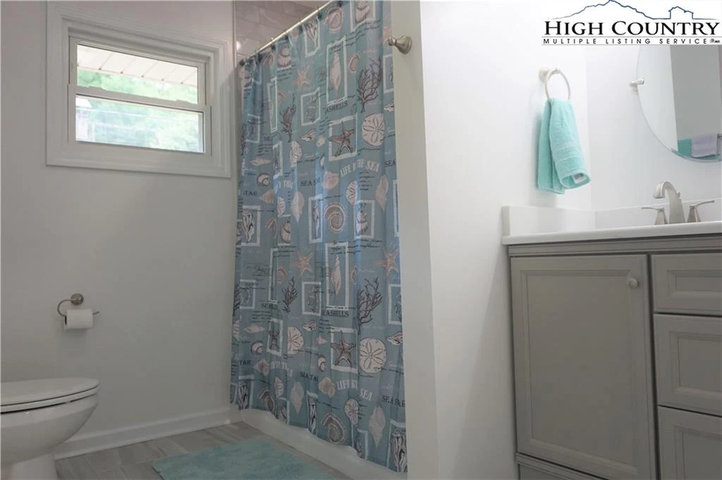 Image number 6 for the current listing