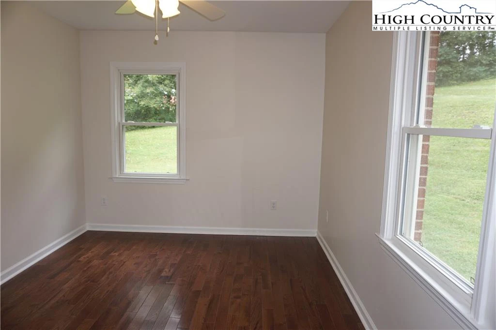 Image number 12 for the current listing