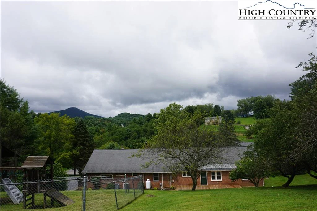 Image number 14 for the current listing