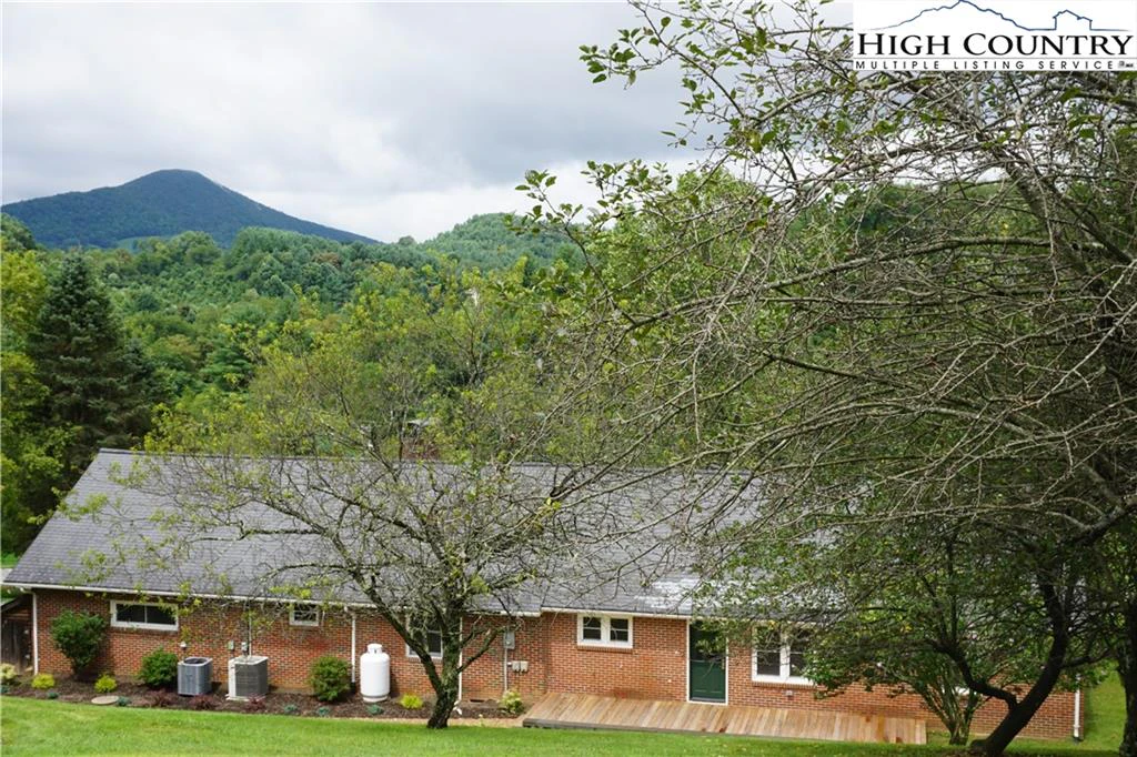 Image number 22 for the current listing