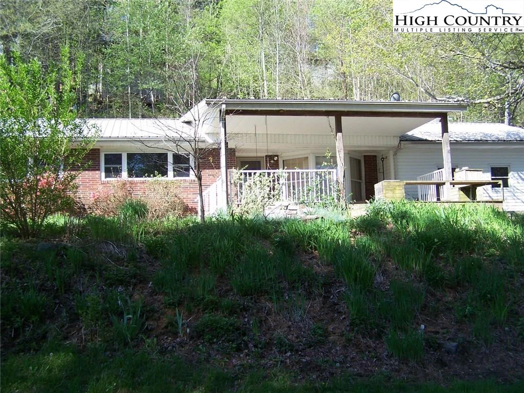 Image number 1 for the current listing