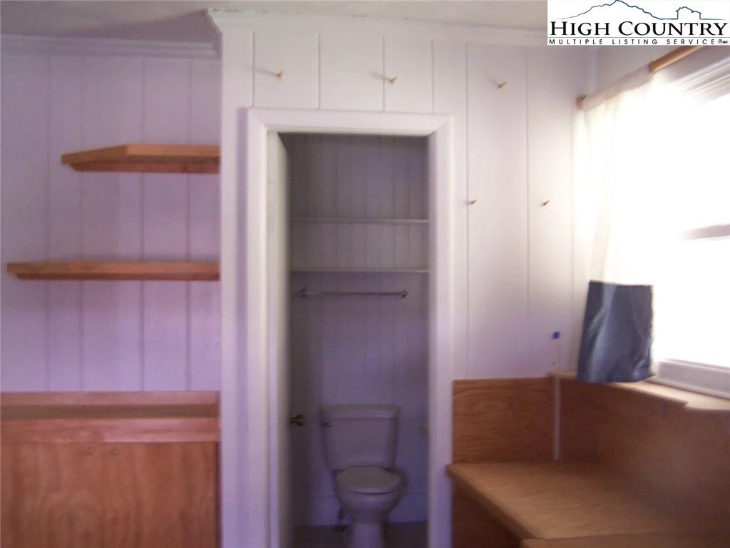 Image number 18 for the current listing