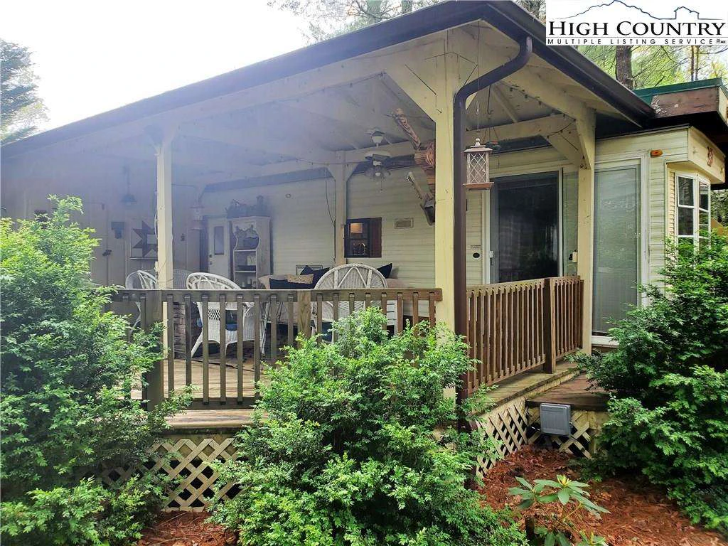 Image number 8 for the current listing