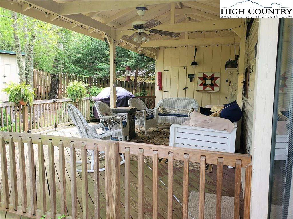 Image number 15 for the current listing
