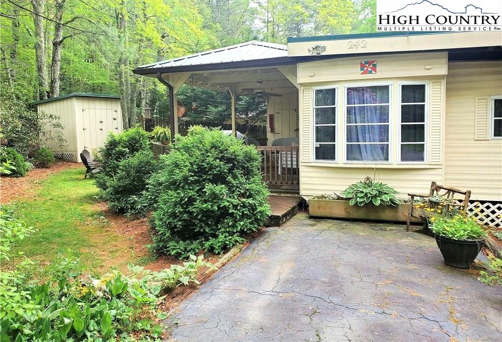 Image number 1 for the current listing