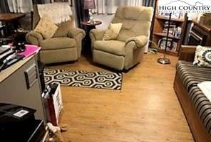 Image number 5 for the current listing
