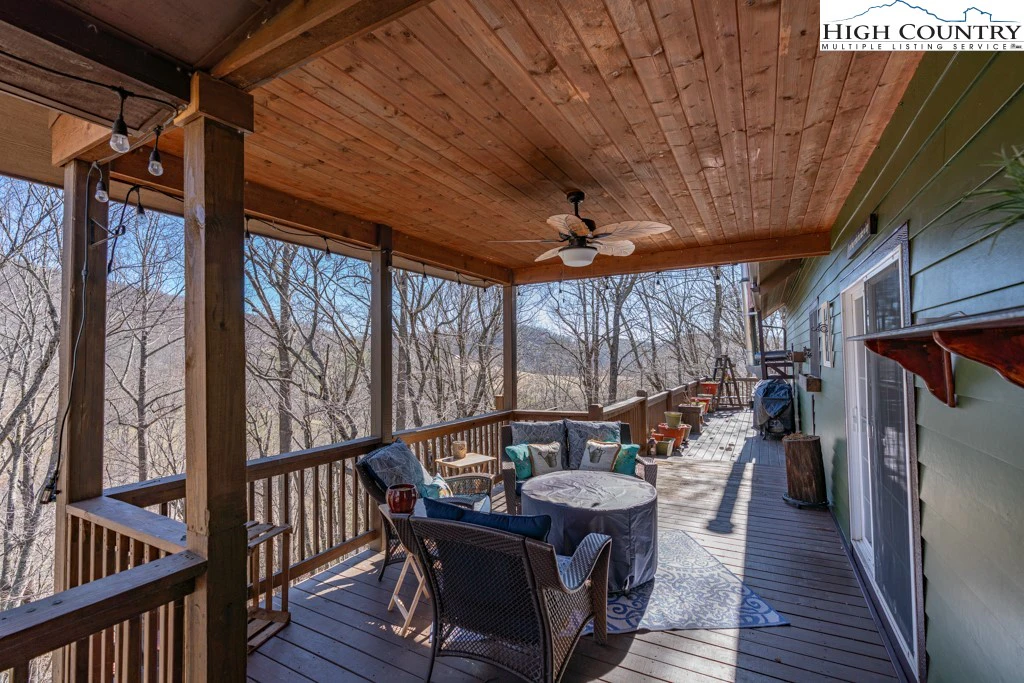 Image number 16 for the current listing