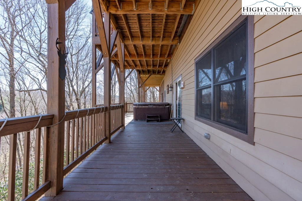 Image number 18 for the current listing