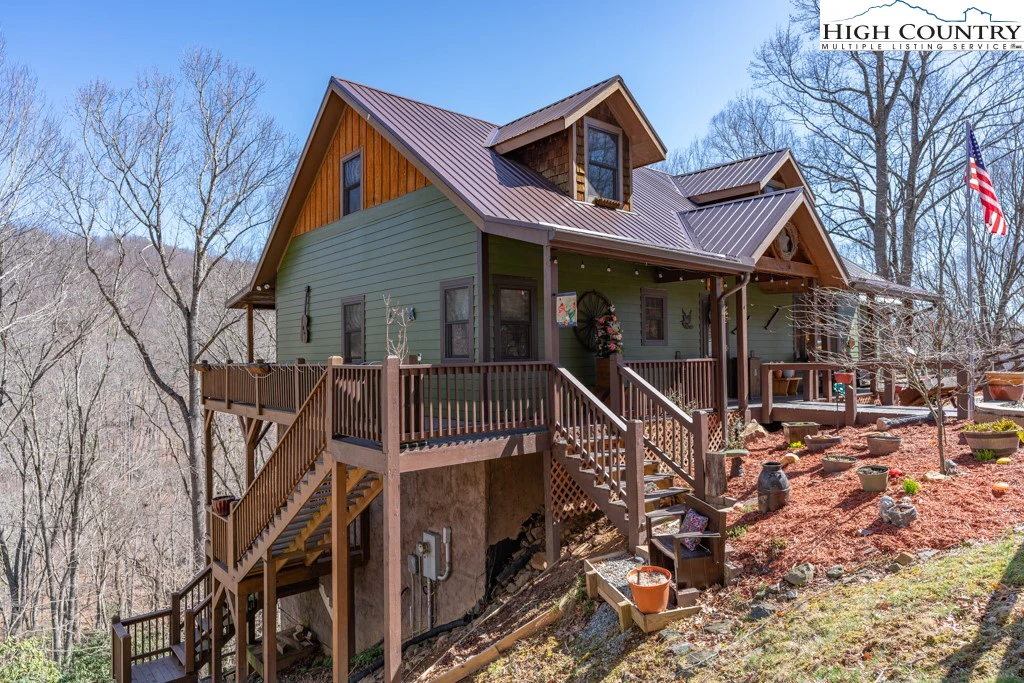 Image number 1 for the current listing