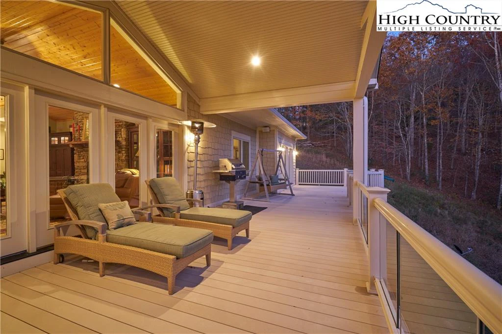Image number 3 for the current listing