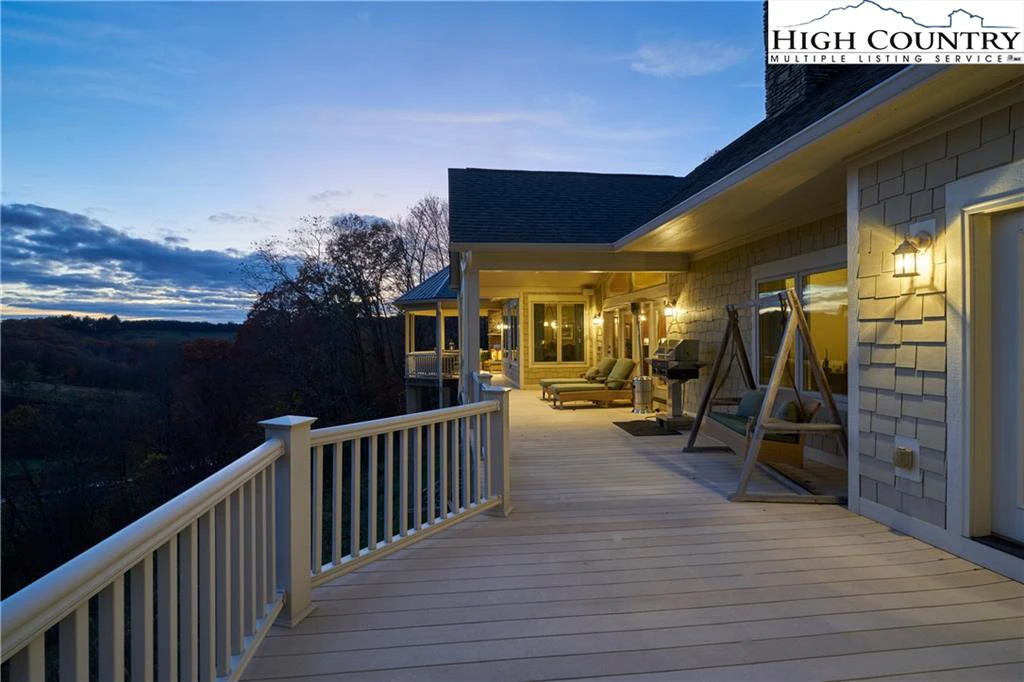 Image number 5 for the current listing
