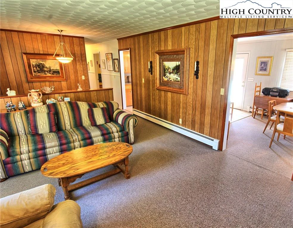 Image number 4 for the current listing