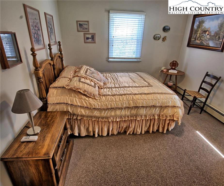 Image number 2 for the current listing