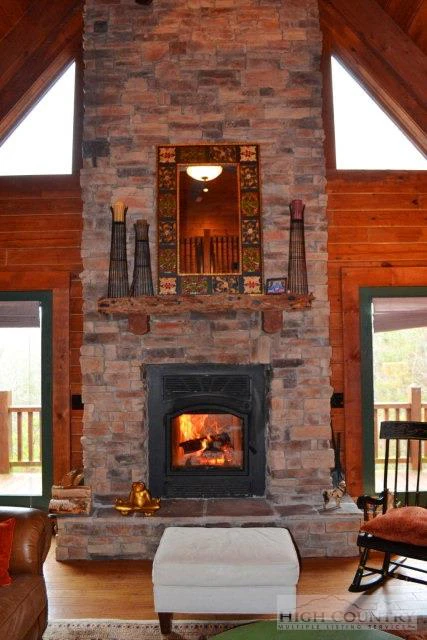 Image number 17 for the current listing