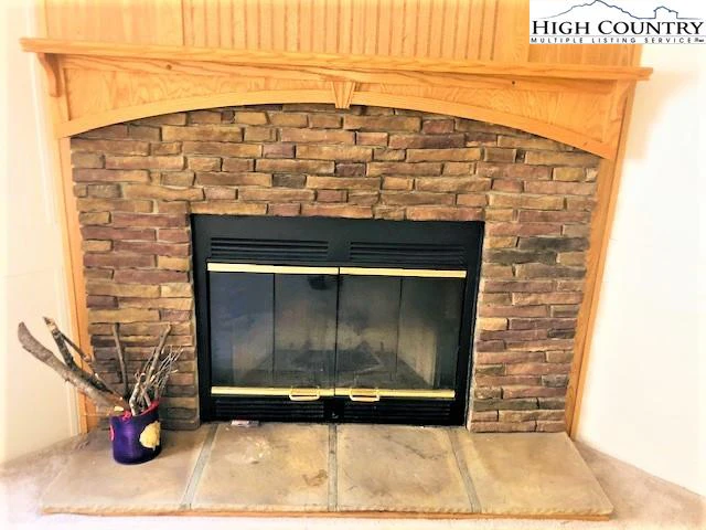 Image number 12 for the current listing