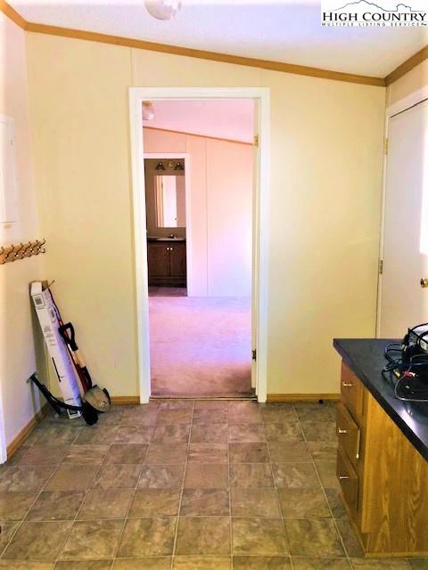 Image number 3 for the current listing