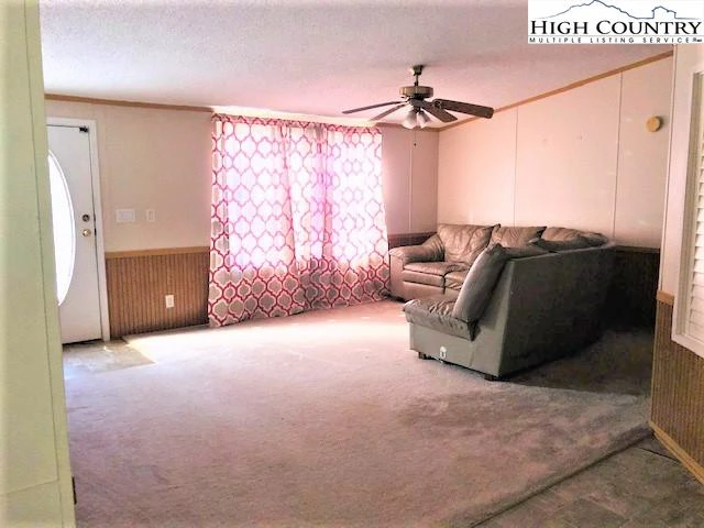 Image number 15 for the current listing