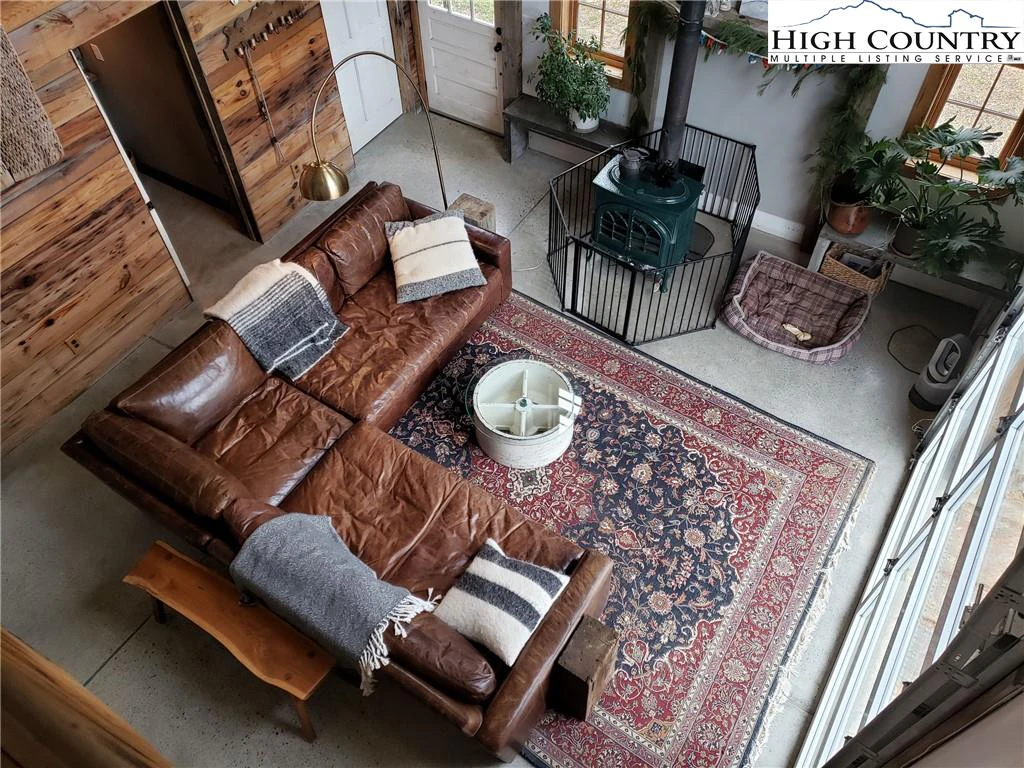 Image number 9 for the current listing