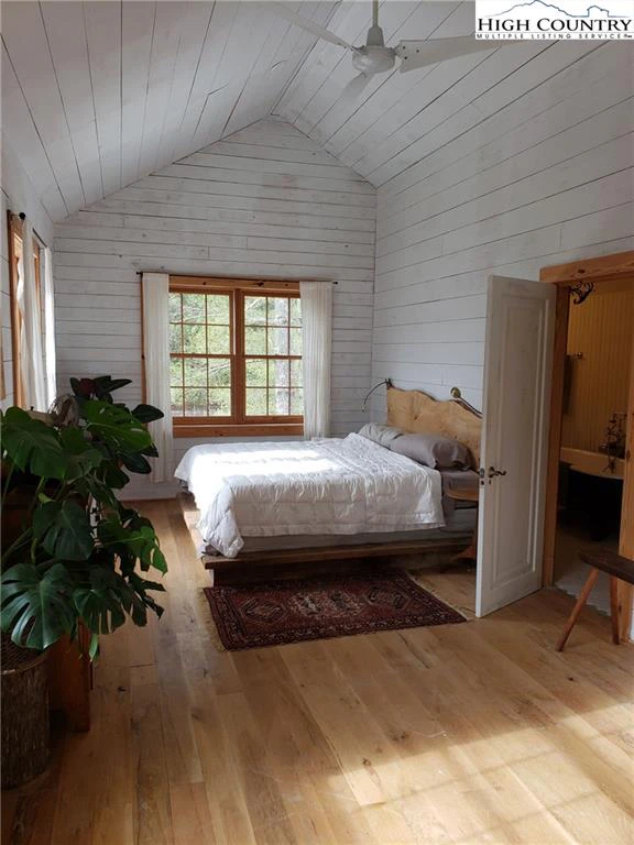 Image number 12 for the current listing