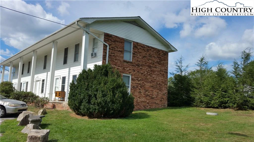 Image number 3 for the current listing
