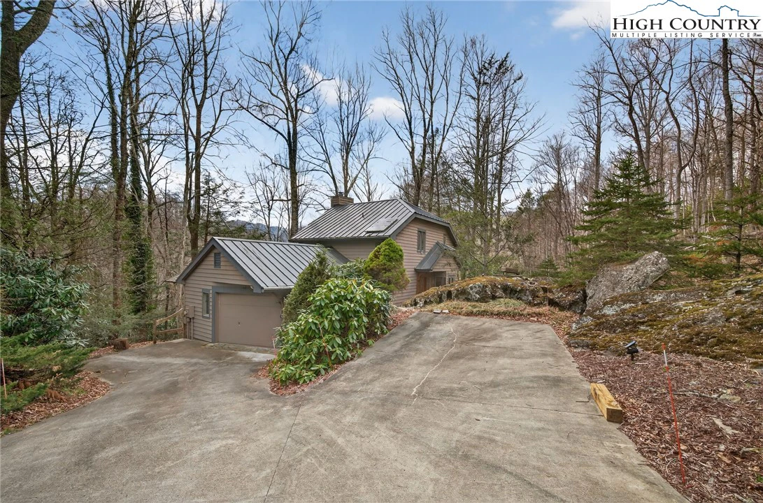 Image number 19 for the current listing