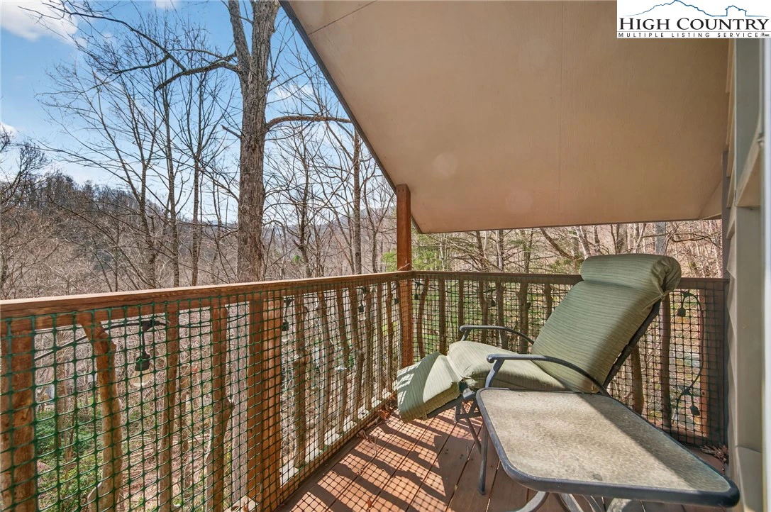 Image number 38 for the current listing