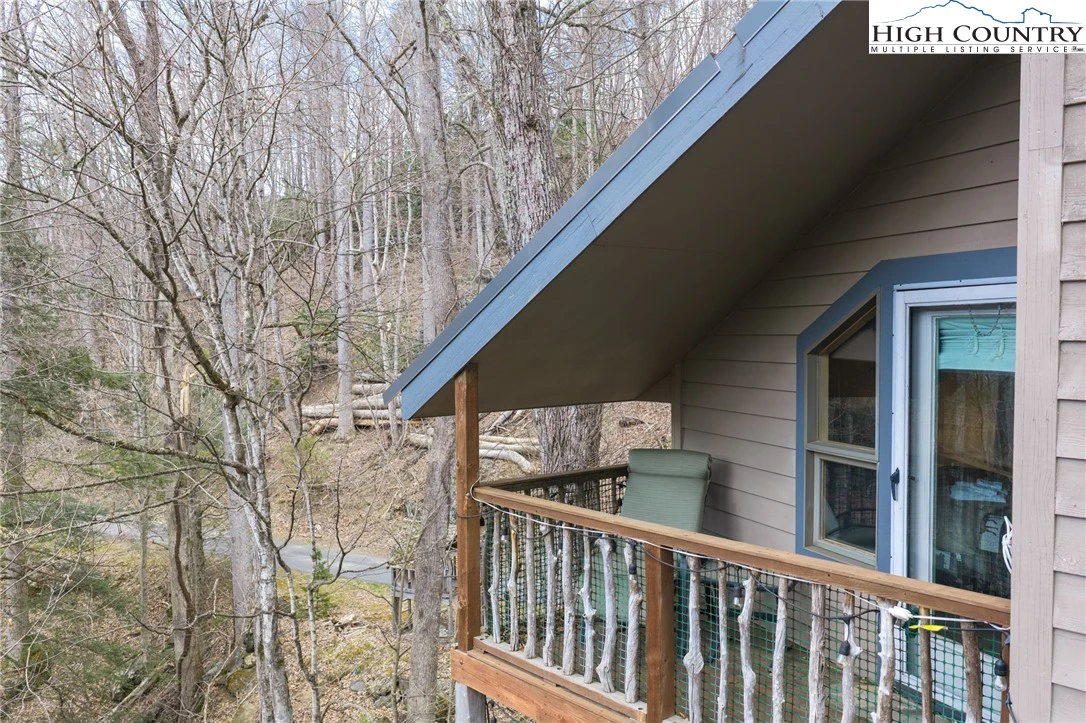 Image number 3 for the current listing