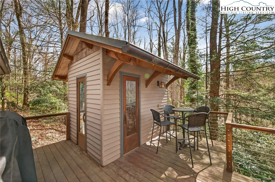 Image number 9 for the current listing
