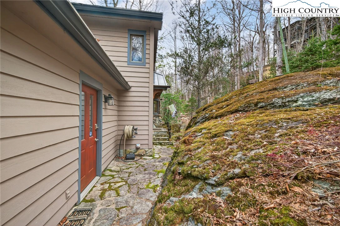 Image number 12 for the current listing