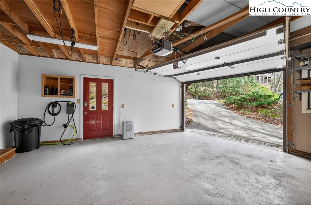 Image number 2 for the current listing